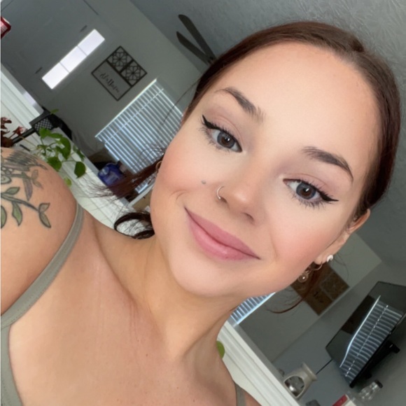 Meet the Posher Other - Meet your Posher, Jessica
